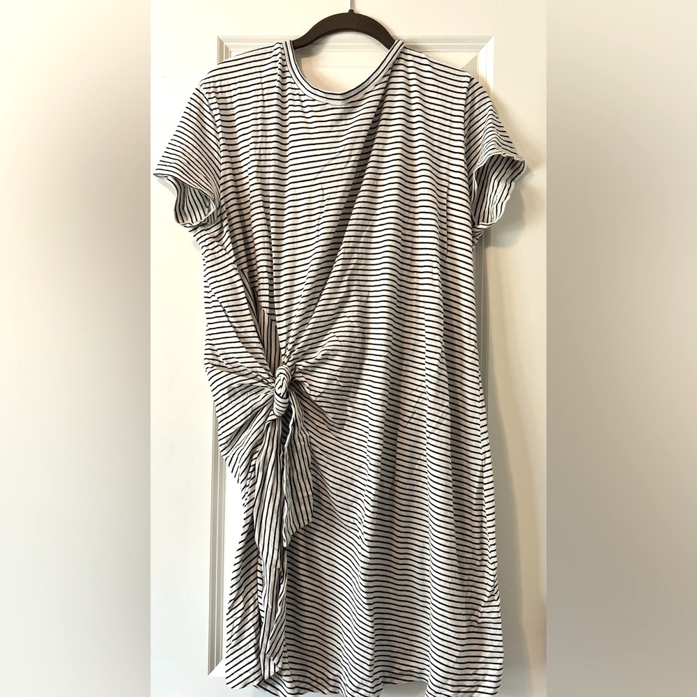 Vince Black and White Stripe dress Size L